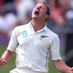 Fast Bowler Neil Wagner Plays With Broken Toes